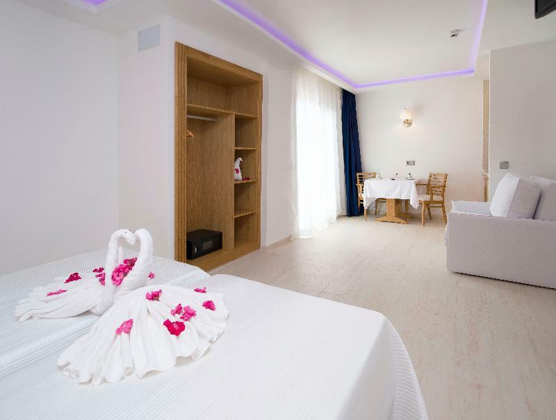 My Way Luxury Ibiza Hotel Playa d'en Bossa Exterior photo